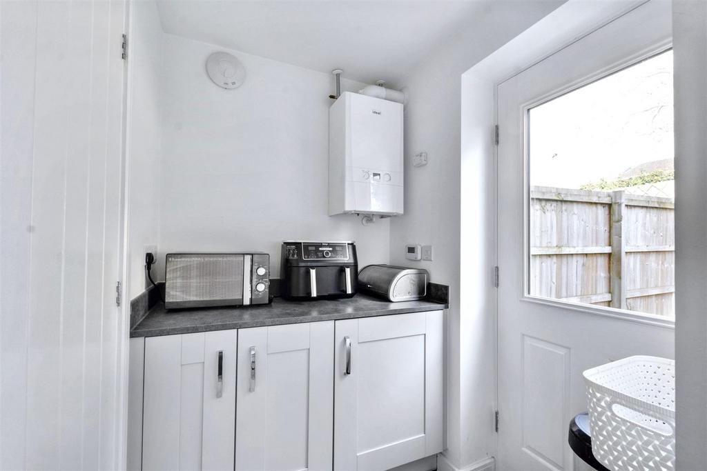 Utility Room 1.jpeg