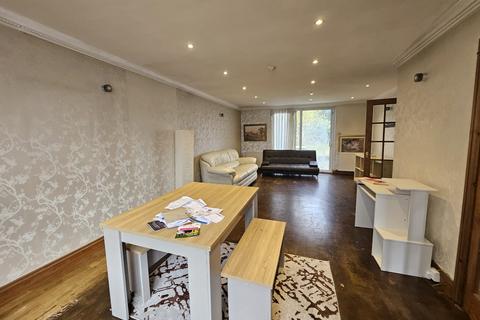3 bedroom semi-detached house to rent, Wentworth road, Golders Green, NW11