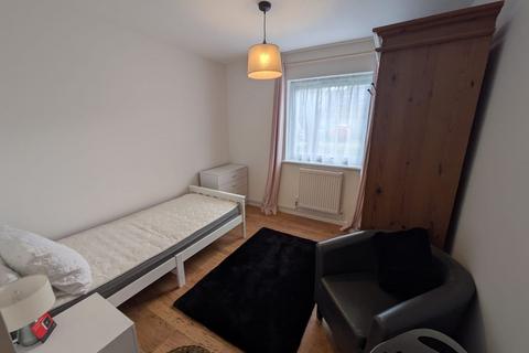 2 bedroom apartment to rent, Jubilee Way, Sidcup, DA14