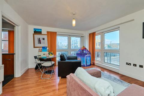 2 bedroom flat for sale, St. Davids Square, London
