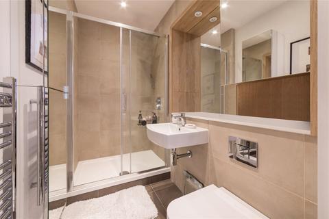 3 bedroom flat to rent, Aurora Point, Plough Way, London