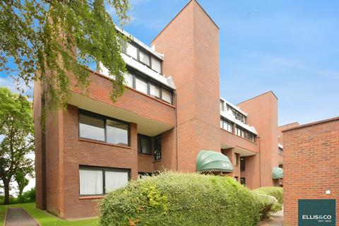 1 bedroom apartment to rent, Britten Close, Golders Green, NW11