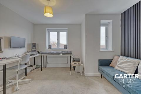 122 Clenshaw Path, Basildon, SS14 2FP