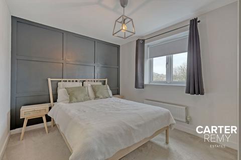 122 Clenshaw Path, Basildon, SS14 2FP