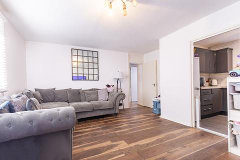 2 bedroom apartment for sale, Azalea Court, Woodford Green, IG8