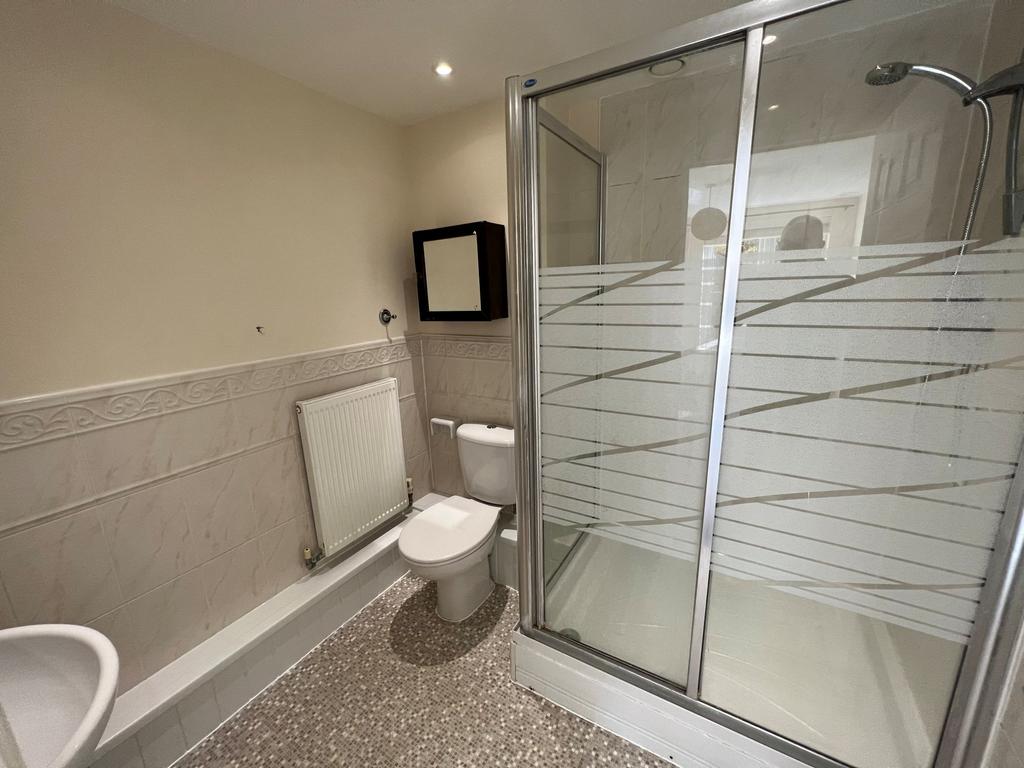 En-suite shower