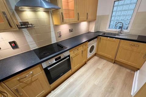 2 bedroom flat to rent, HIGH ROAD, NORTH FINCHLEY, N12