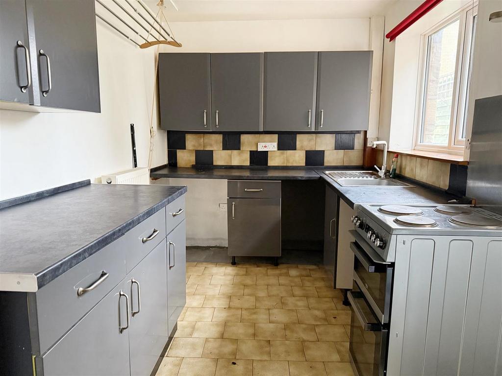 Kitchen 2a.jpg