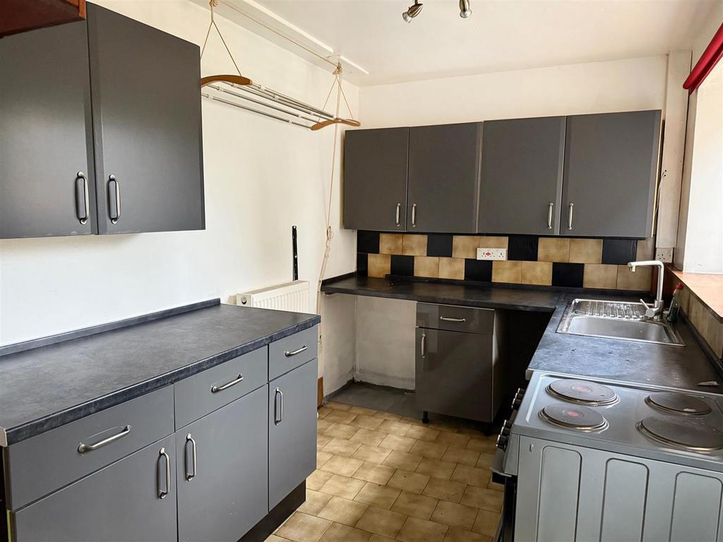 Kitchen 1a.jpg