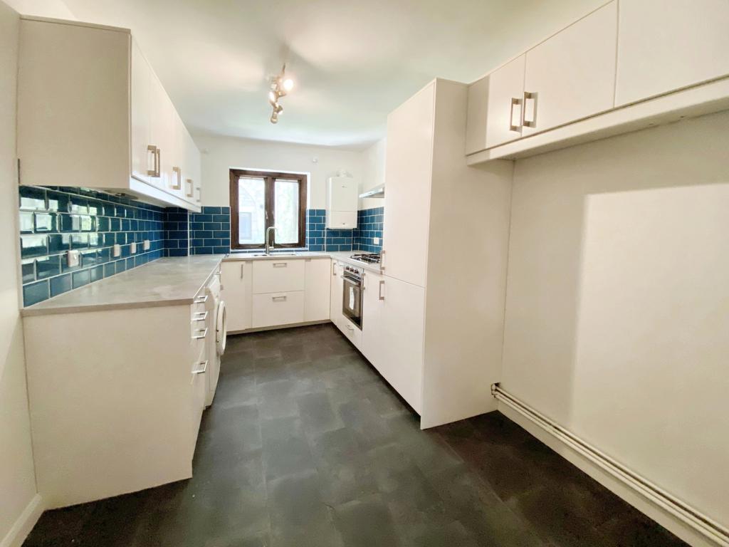 Well equipped Kitchen