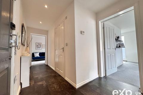 Flat 2, 2 Beadsman Crescent, Leybourne, West Malling, ME19 5FB