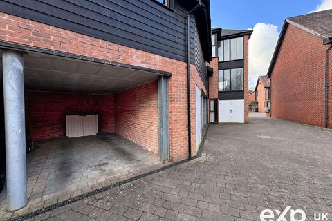 Flat 2, 2 Beadsman Crescent, Leybourne, West Malling, ME19 5FB