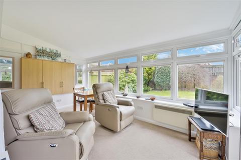 7 North Acre, Banstead, SM7 2EG