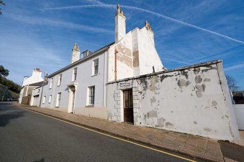 5 bedroom townhouse for sale, 22 Regent Road, Jersey JE2