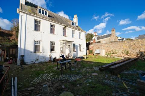 5 bedroom townhouse for sale, 22 Regent Road, Jersey JE2