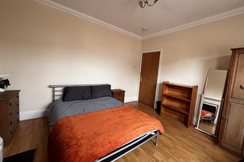 1 bedroom in a house share to rent - Shillito Road Parkstone, Poole, Dorset, BH12 2BN