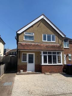 3 bedroom detached house to rent, Chiltern Road, Burnham SL1
