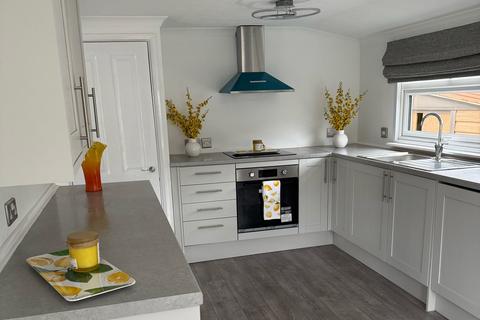 2 bedroom park home for sale, Warren Park, Portsmouth Road, Thursley GU8