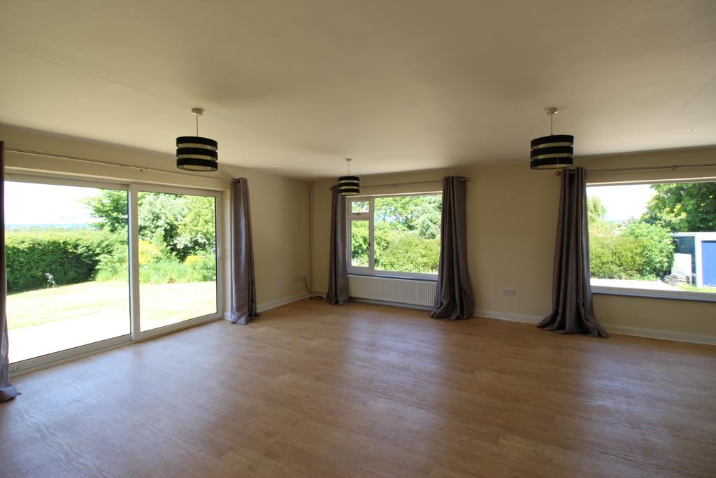 Living Room.JPG