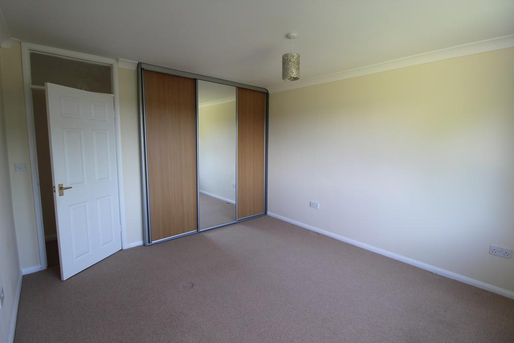 Bedroom 1 - 2.JPG
