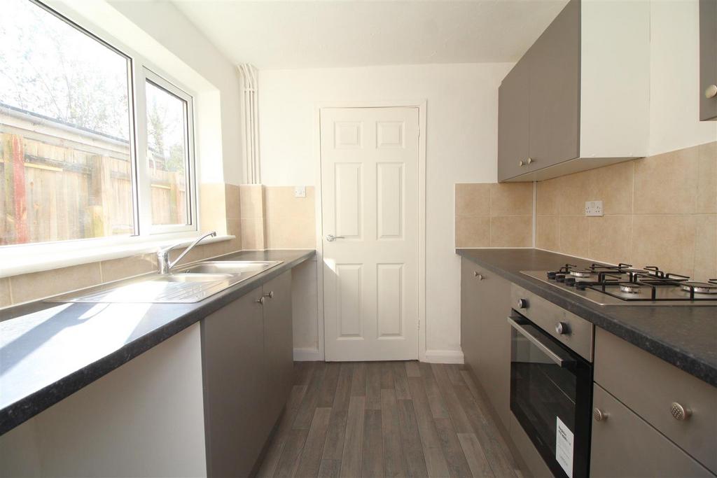 Kitchen 1 .JPG