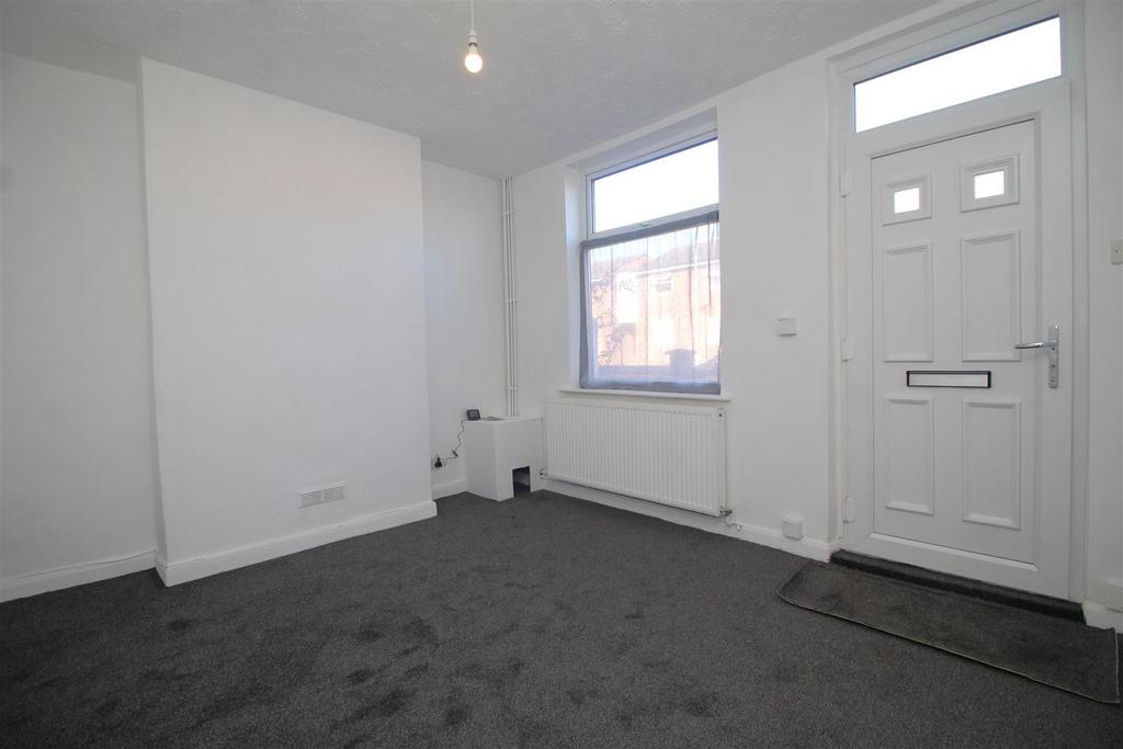 Living room 1.JPG