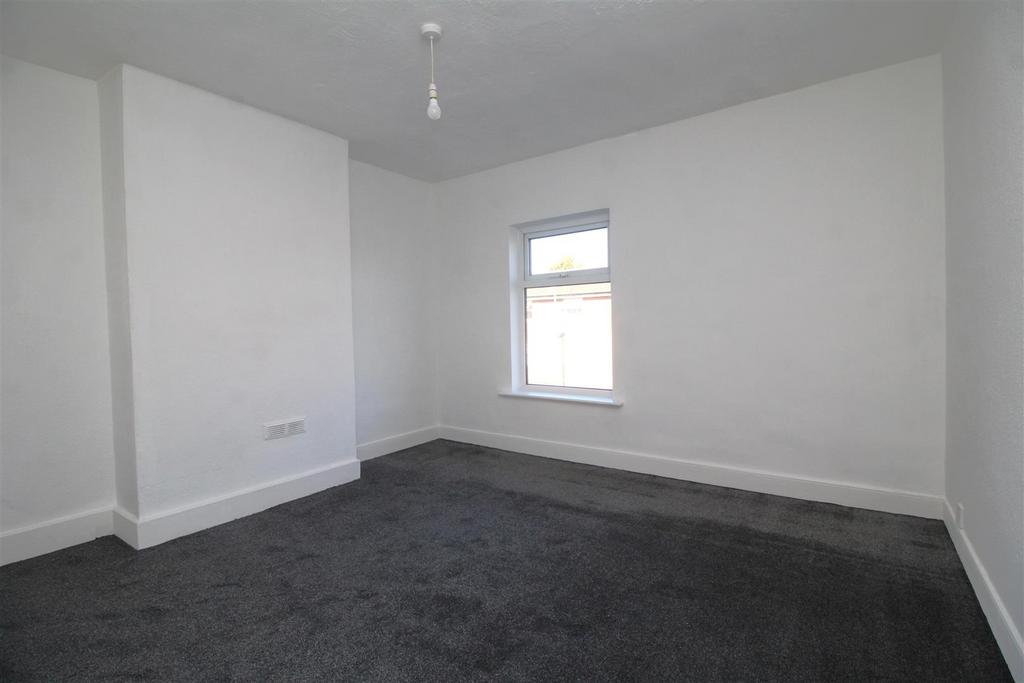 Bedroom 1 .JPG