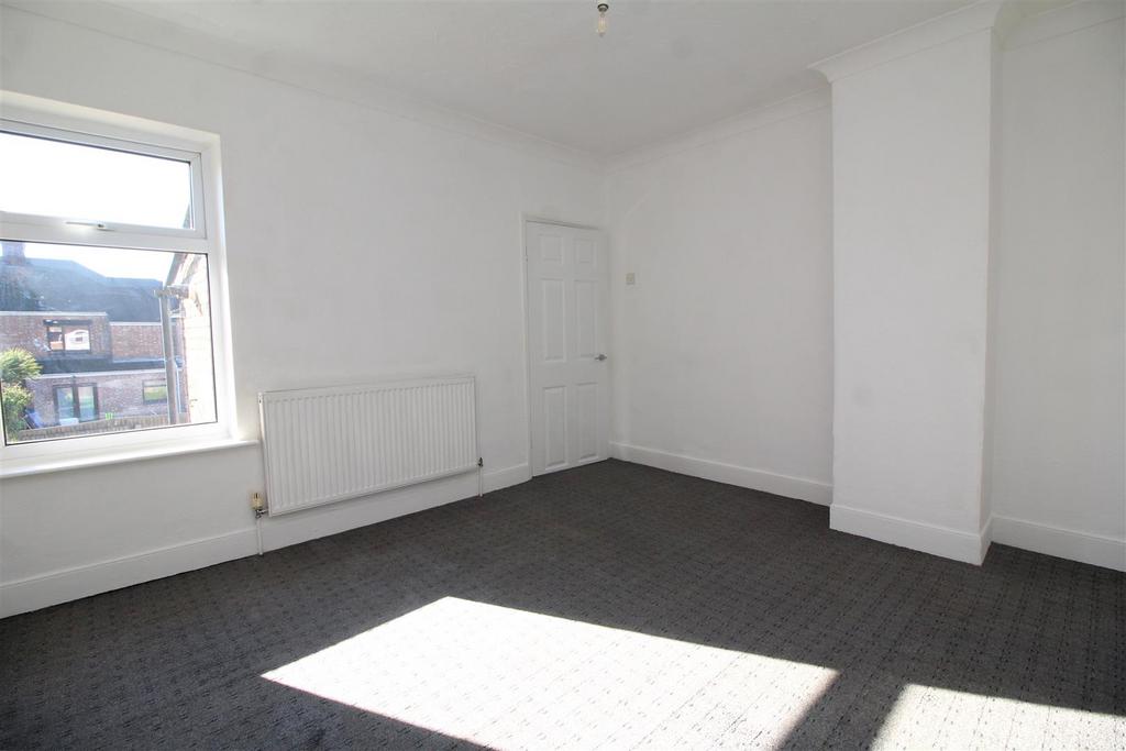 Bedroom 2 .JPG