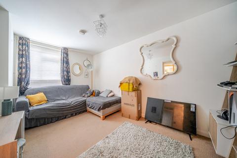 2 Gowlland Close, Croydon, CR0 6NW
