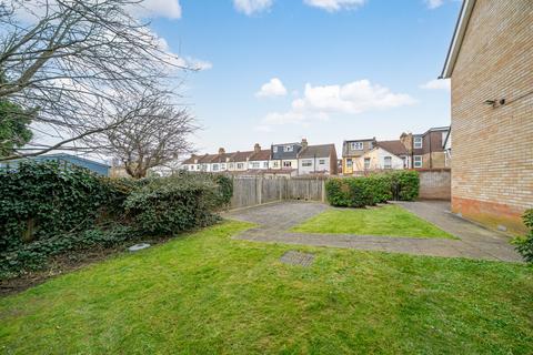 2 Gowlland Close, Croydon, CR0 6NW