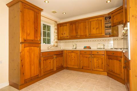2 bedroom detached bungalow for sale, Boundary Lane, Stourbridge, DY7 5PA