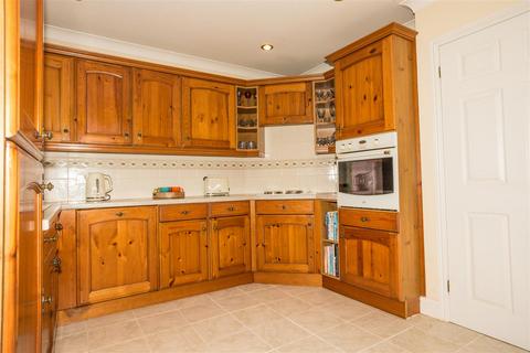 2 bedroom detached bungalow for sale, Boundary Lane, Stourbridge, DY7 5PA