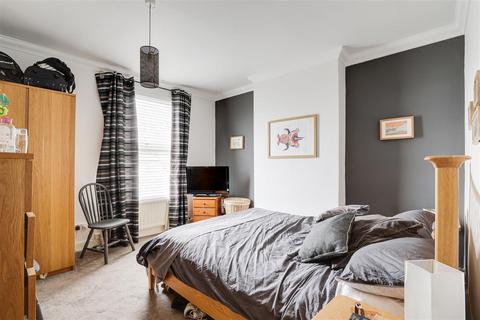 159 Bobbers Mill Road, Nottingham, NG7 5JS