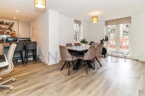 undefined, Collison Avenue, Barnet EN5