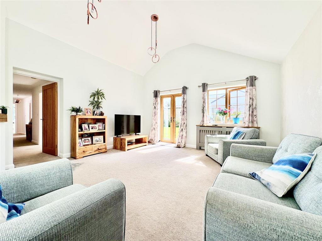 LIVING ROOM.jpeg