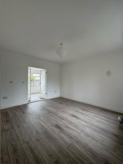 3 bedroom semi-detached house to rent, Pound Road, Oldbury, Birmingham, B68 8NF
