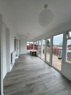 3 bedroom semi-detached house to rent, Pound Road, Oldbury, Birmingham, B68 8NF