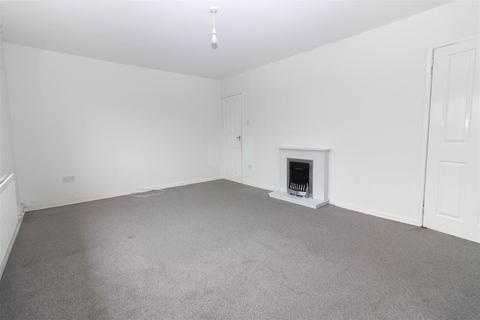 2 bedroom flat to rent, West Farm Avenue, Longbenton, Newcastle Upon Tyne
