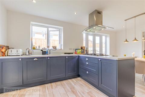 4 bedroom detached house for sale, Highfield Close, Fixby, Huddersfield, West Yorkshire, HD2