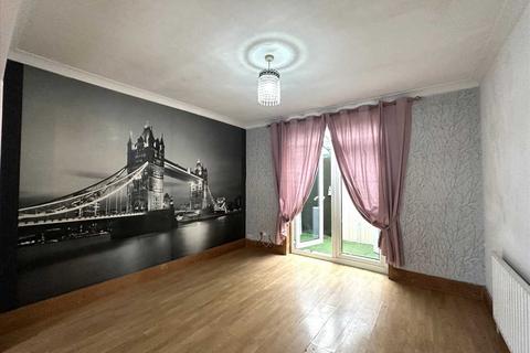 3 bedroom semi-detached house for sale, Scunthorpe DN16