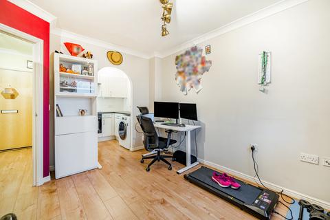 1 bedroom flat for sale, International Way, Sunbury-on-Thames, TW16