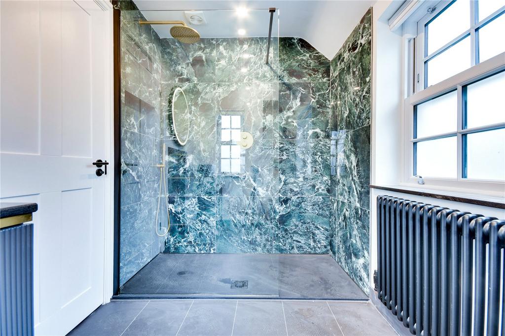 En Suite Shower Room