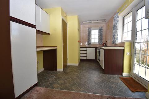 25 Firthland Road, Pickering, YO18 8BZ
