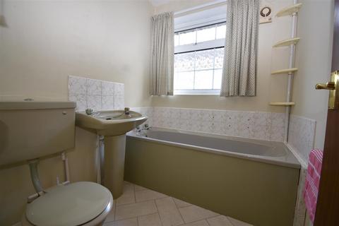 25 Firthland Road, Pickering, YO18 8BZ