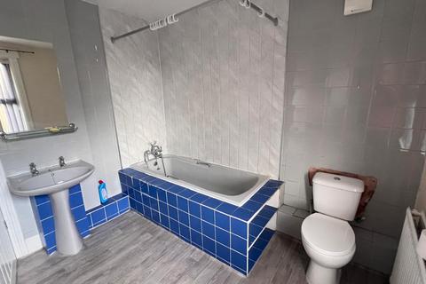4 bedroom terraced house to rent, Charlemont Road, East Ham, London, E6