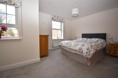 12 Derwent Road, Pickering, YO18 7UB