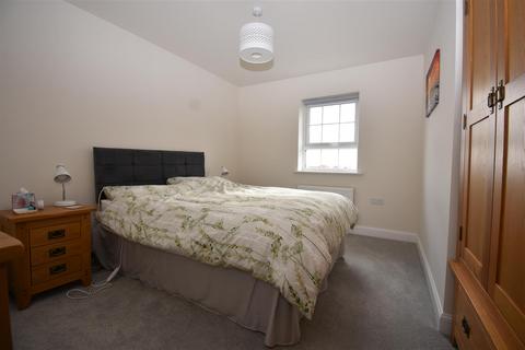 12 Derwent Road, Pickering, YO18 7UB