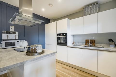 2 bedroom apartment for sale, New Bell House, 4 Earl Haig Close, Hounslow, TW4