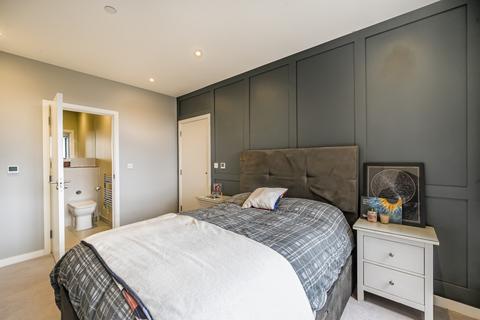 2 bedroom apartment for sale, New Bell House, 4 Earl Haig Close, Hounslow, TW4