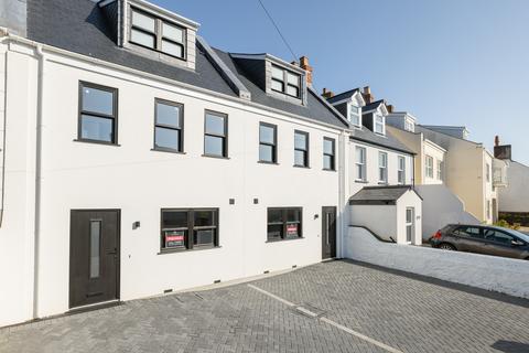 3 bedroom terraced house for sale, Vale Road, St. Sampson, Guernsey